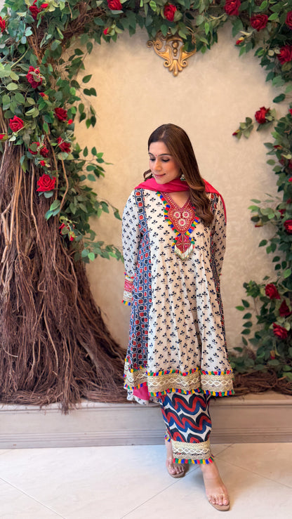 Ivory Mirror Embroidery Suit