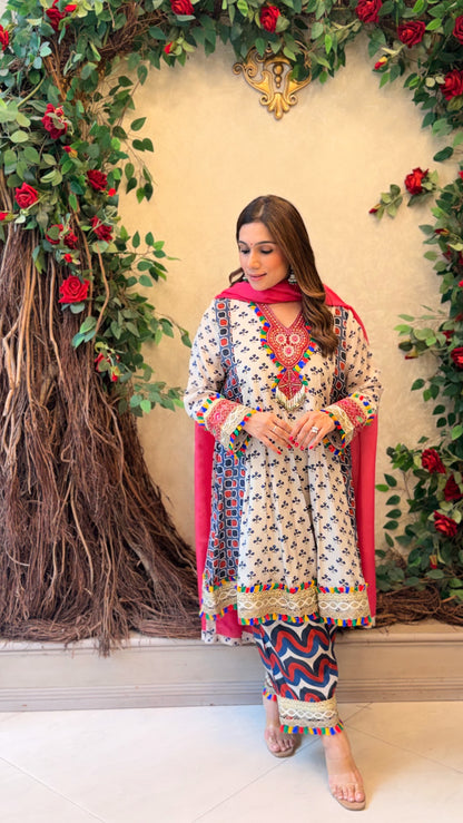Ivory Mirror Embroidery Suit